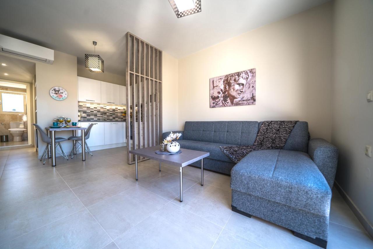 Alma City Center Apartment'S Heraklion  Bagian luar foto