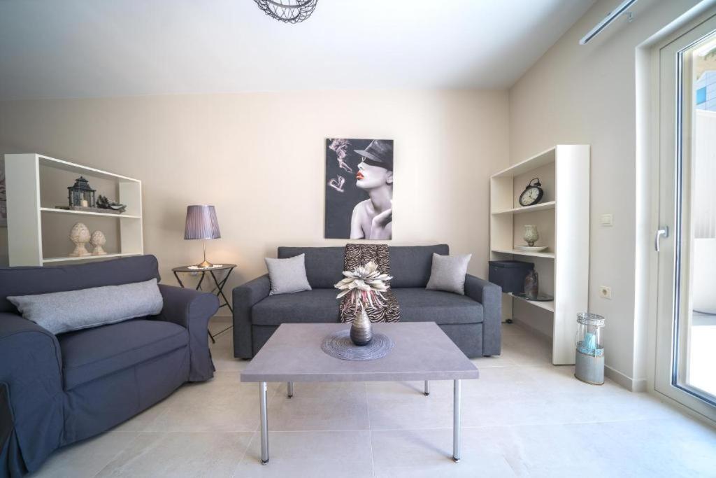 Alma City Center Apartment'S Heraklion  Bagian luar foto
