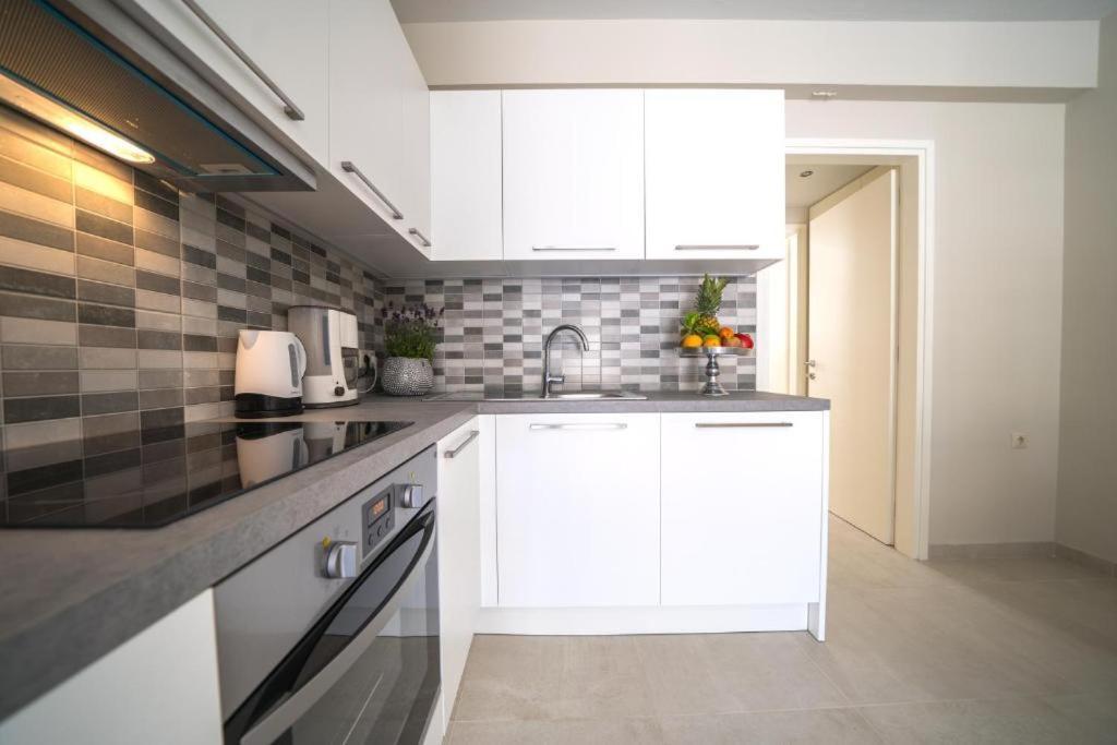 Alma City Center Apartment'S Heraklion  Bagian luar foto