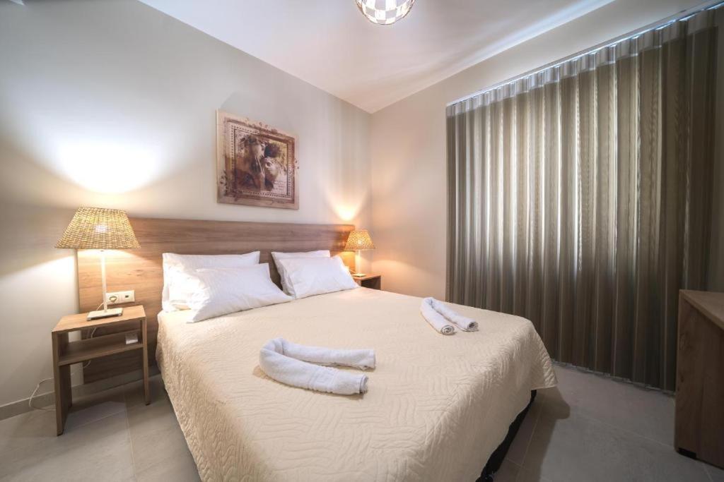Alma City Center Apartment'S Heraklion  Bagian luar foto