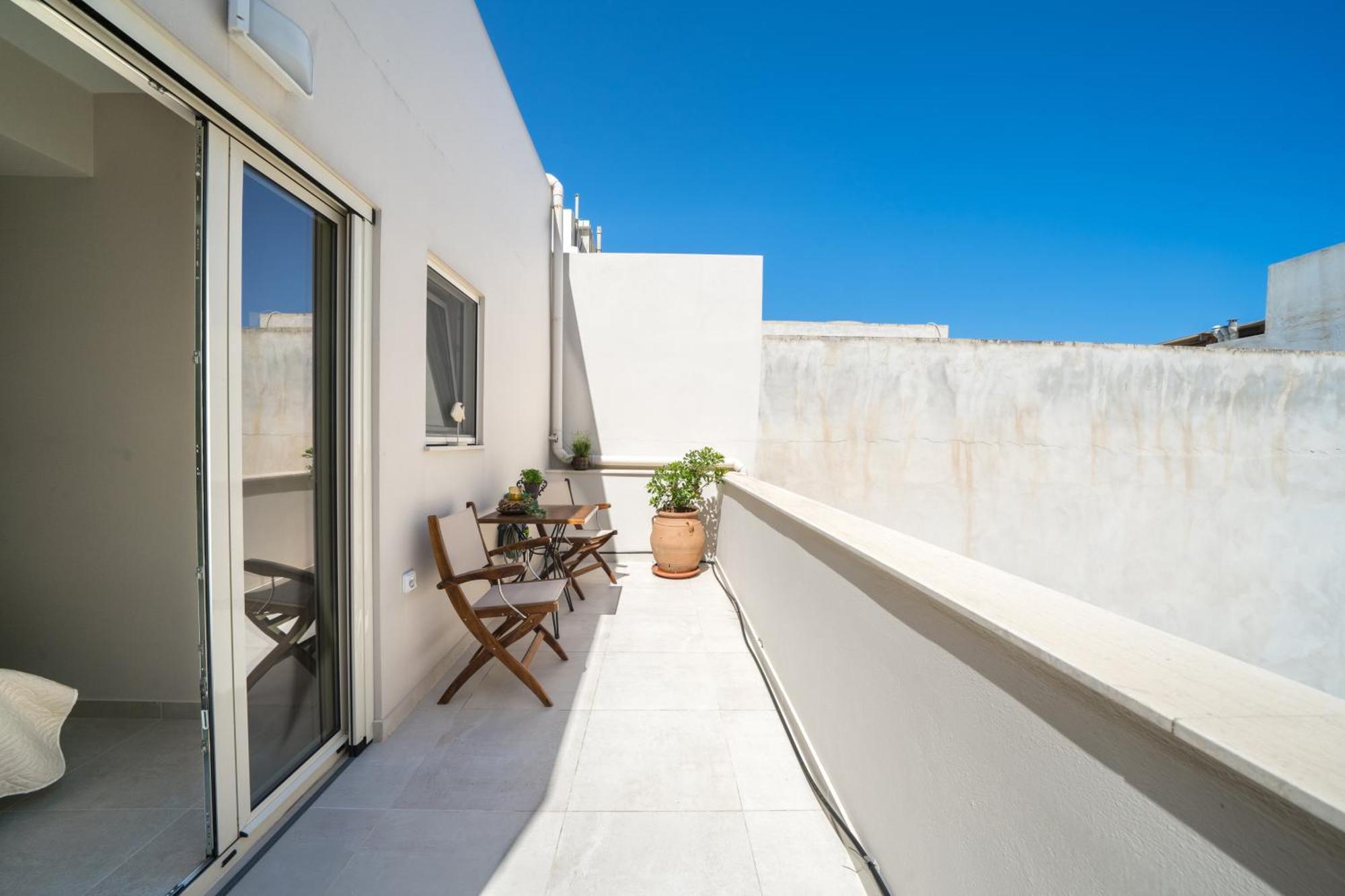 Alma City Center Apartment'S Heraklion  Bagian luar foto